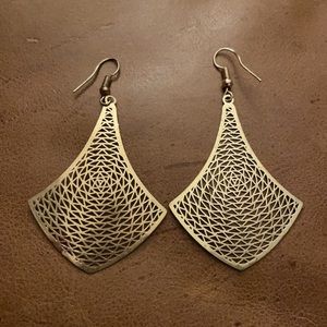 Vintage Lightweight Gold Tone Earrings